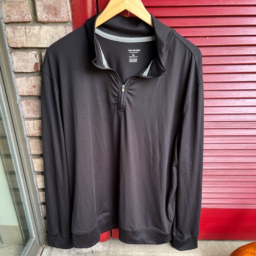 Van Heusen long sleeve black half zip extra large shirt - Men’s